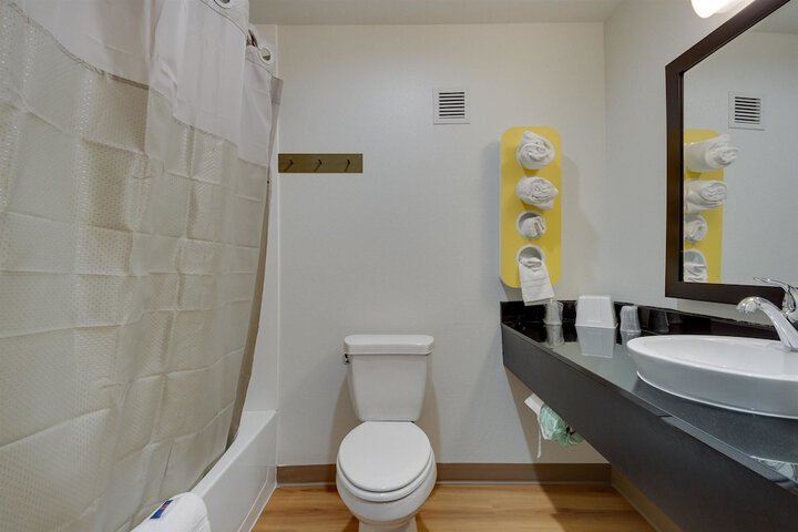 Room 43 of 59