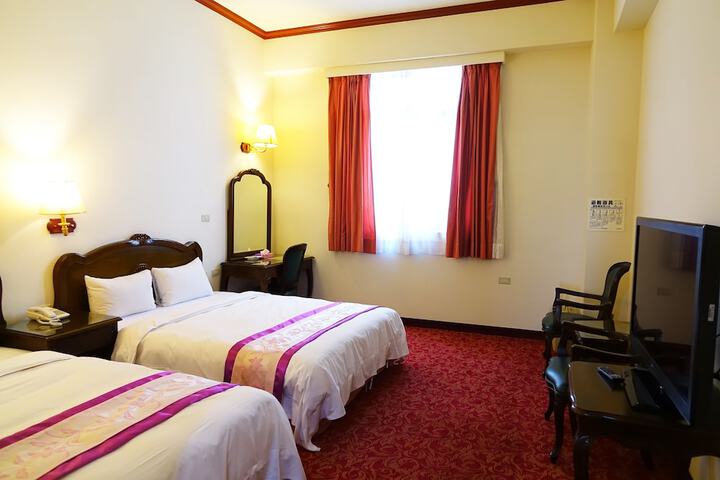 Room 16 of 33