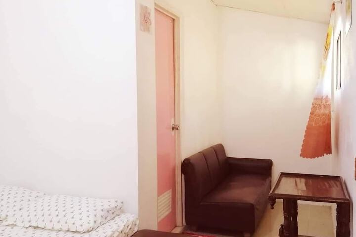 Room 9 of 13