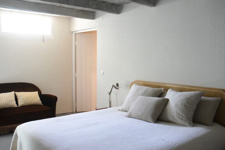 Room 3 of 41