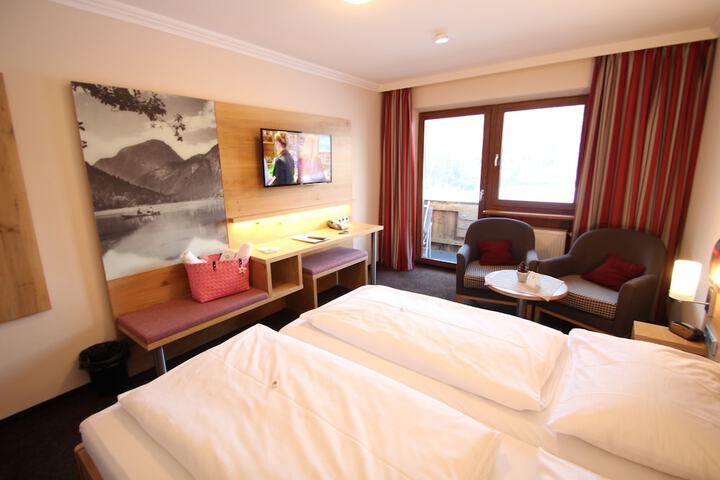 Room 9 of 62