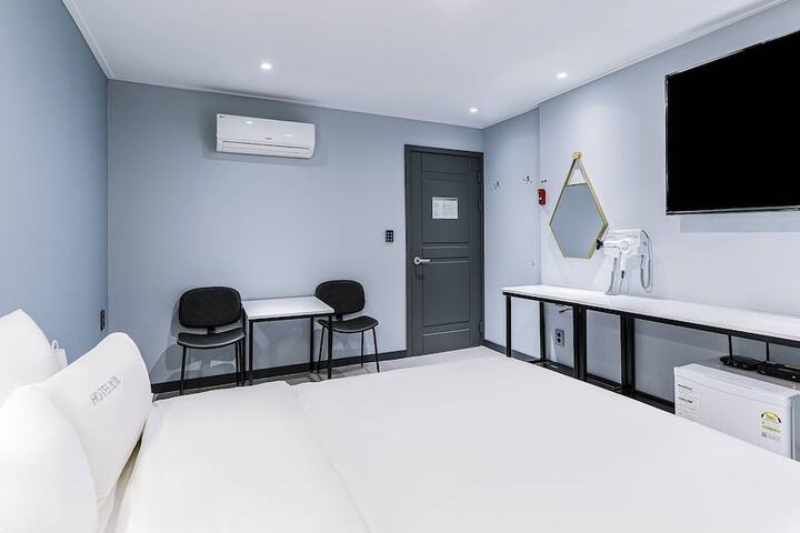 Room 41 of 78