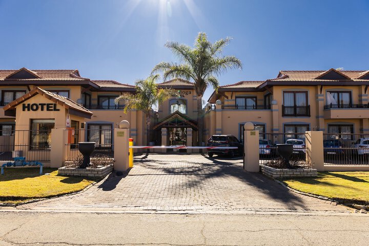 Exterior of Premier Hotel Anta Boga
