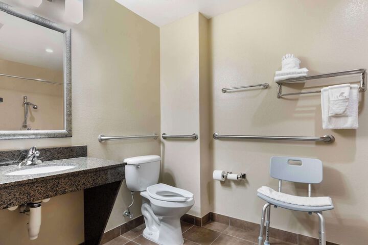 Room 18 of 28