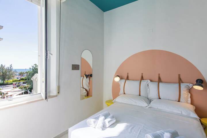Room 27 of 148