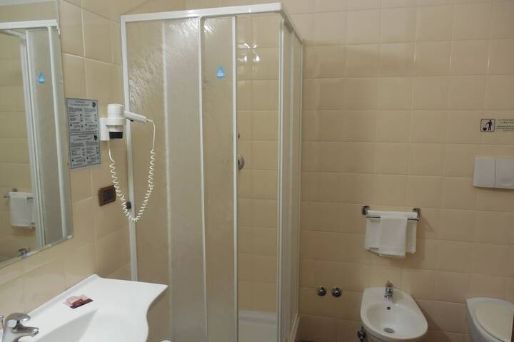 Room 20 of 32