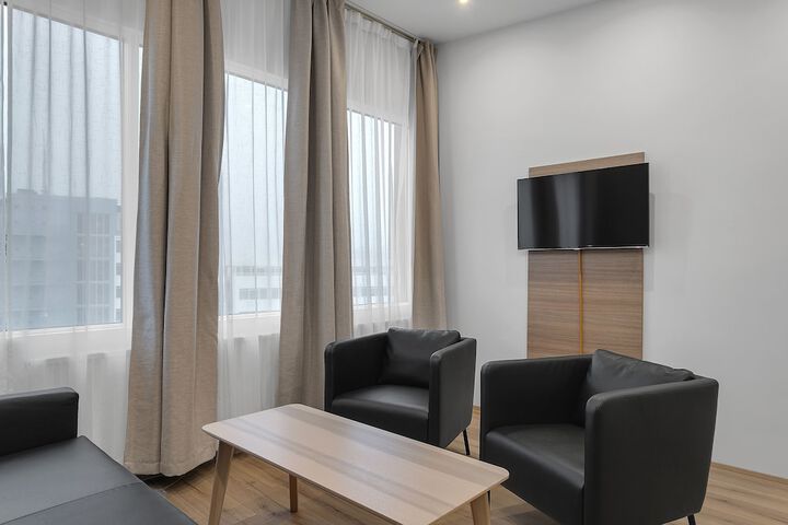 Room 44 of 96