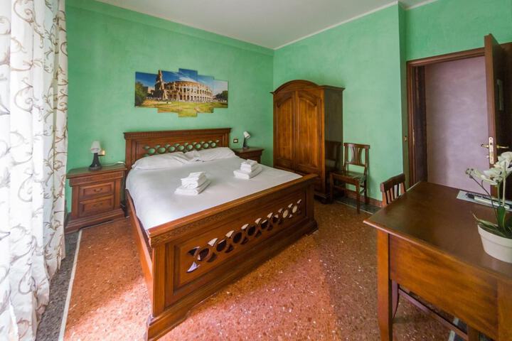 Room 20 of 61