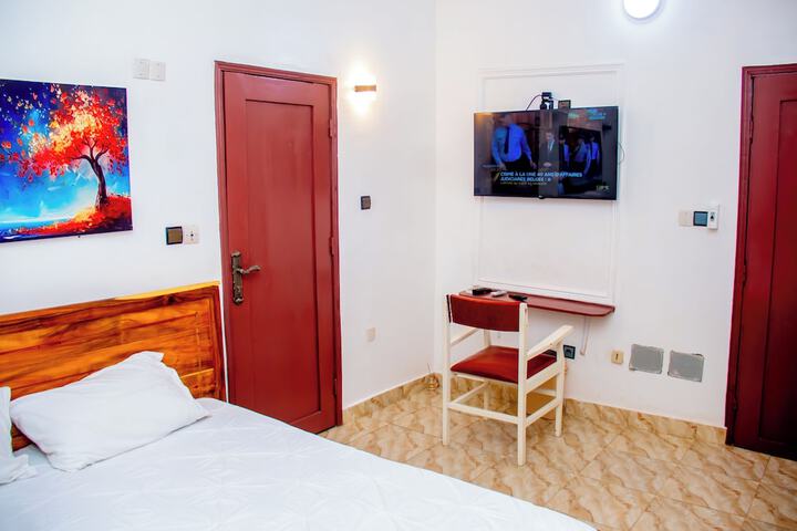 Room 10 of 43