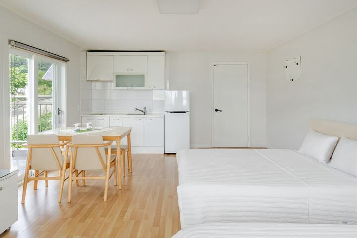Room 5 of 85