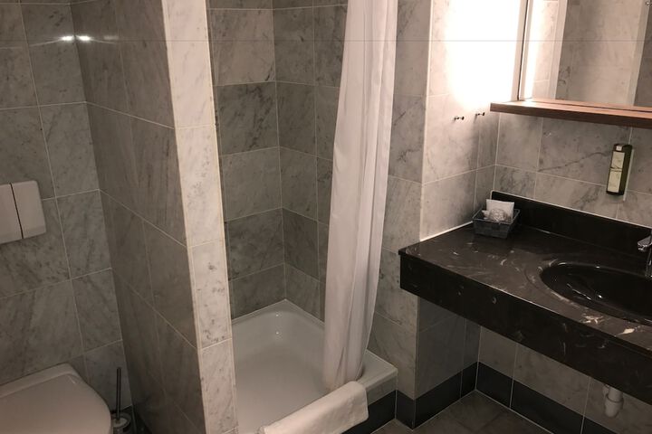 Room 51 of 71