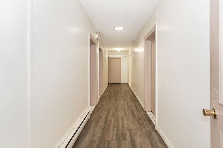 Ballroom/Hall 48 of 60