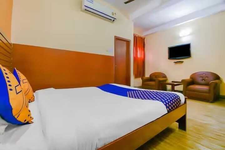 Room 8 of 11