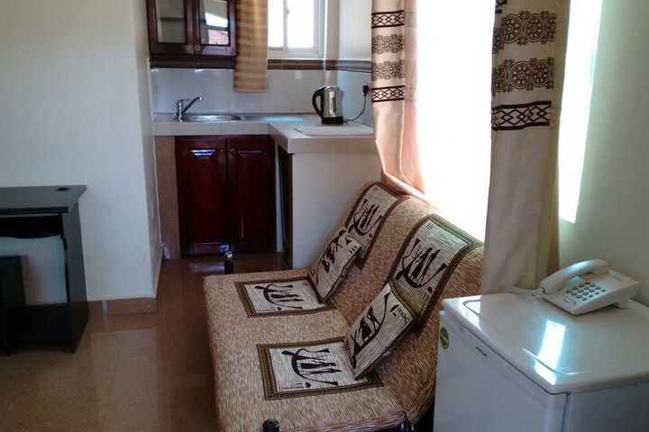 Room 9 of 35