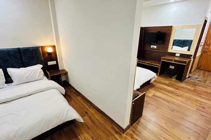 Room 21 of 33