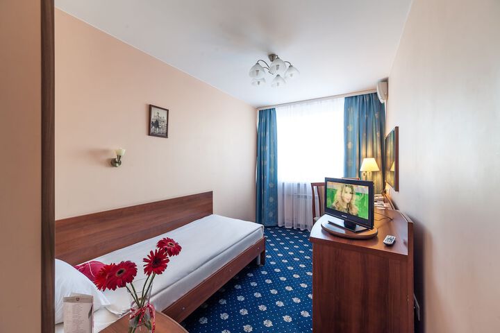 Room 6 of 49