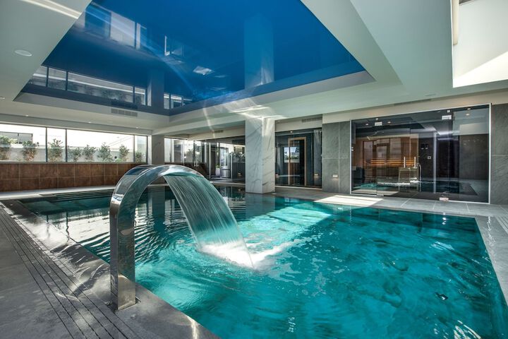 Pool 42 of 90