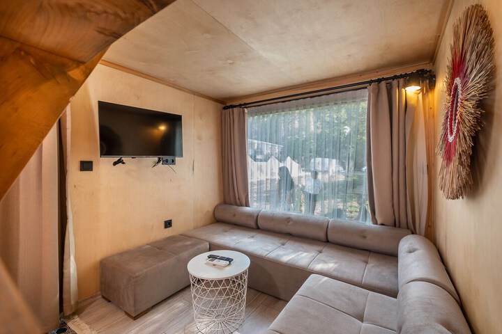 Room 21 of 31