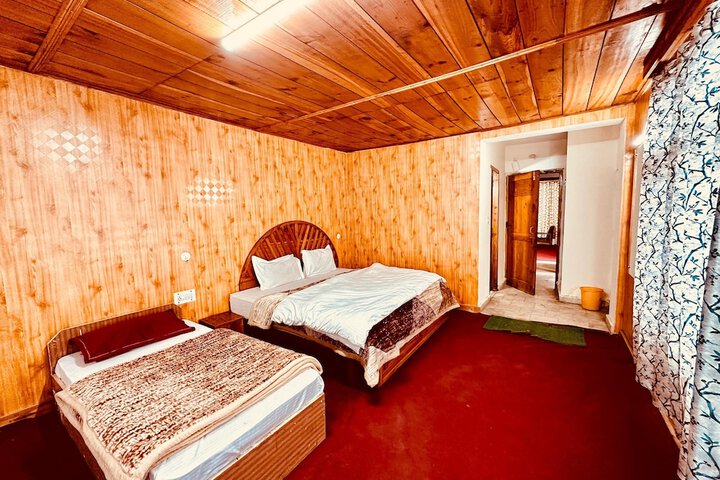 Room 8 of 18