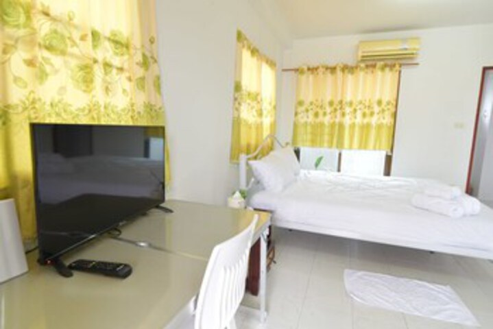 Room 12 of 23