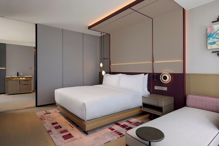 Room 31 of 65