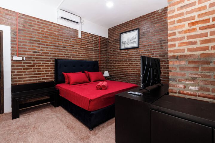 Room 18 of 40
