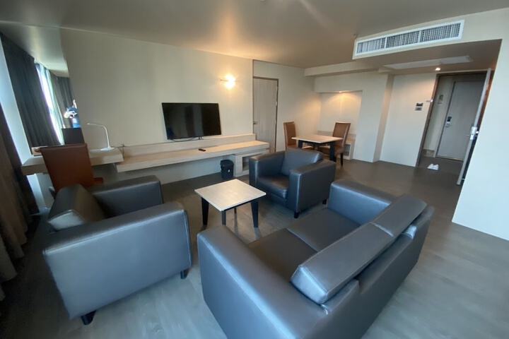Room 47 of 101