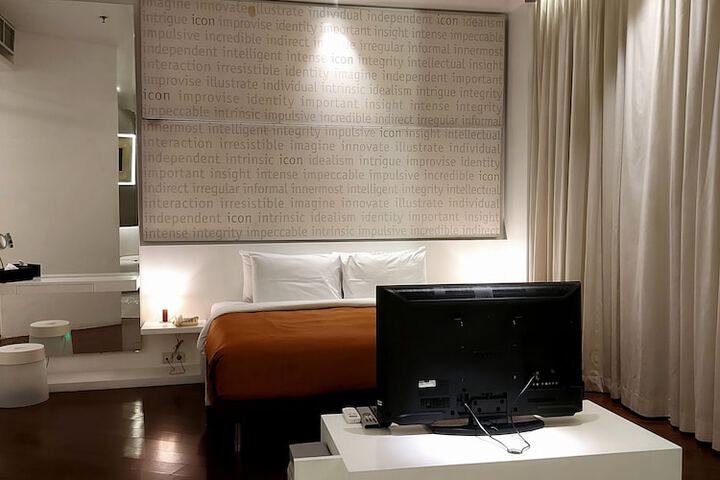 Room 15 of 60