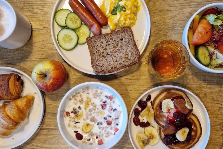 Breakfast/Coffee Service 32 of 54