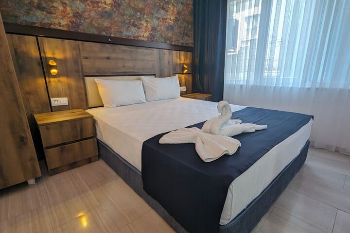 Room 9 of 20