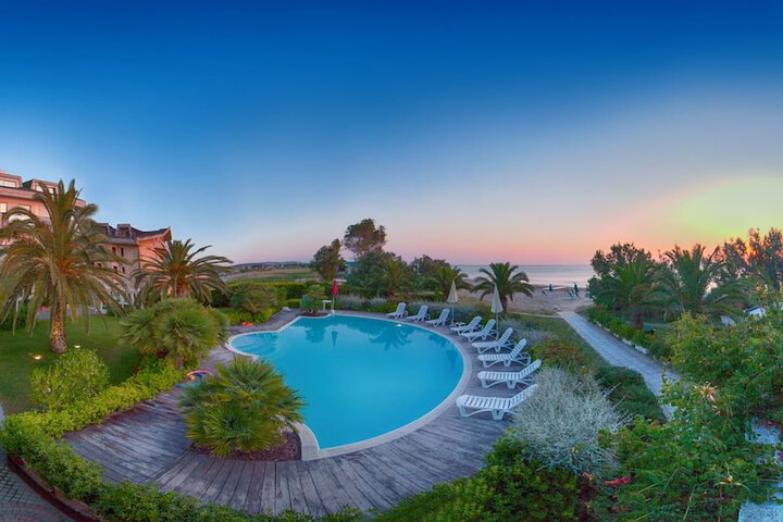 Pool Hotel