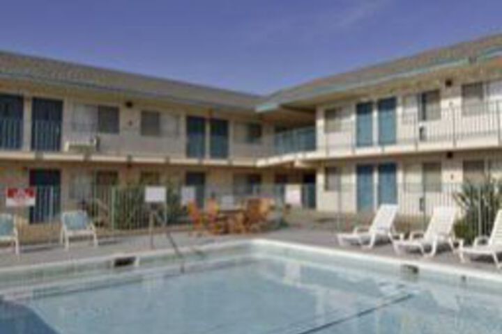 Exterior of Elk City Motor Lodge