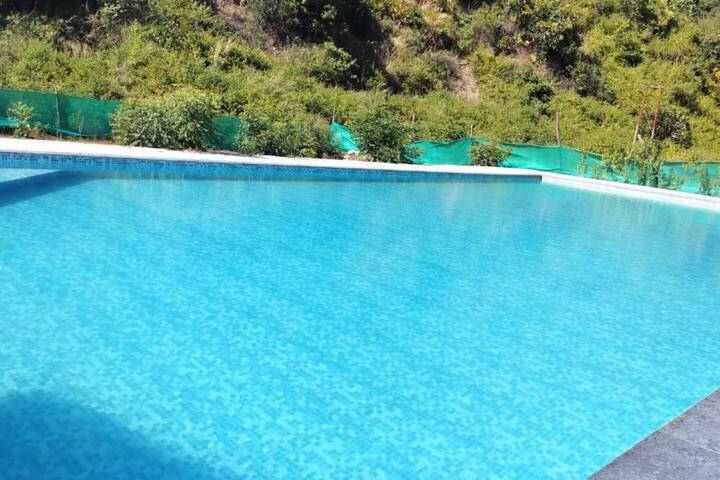 Pool 21 of 27