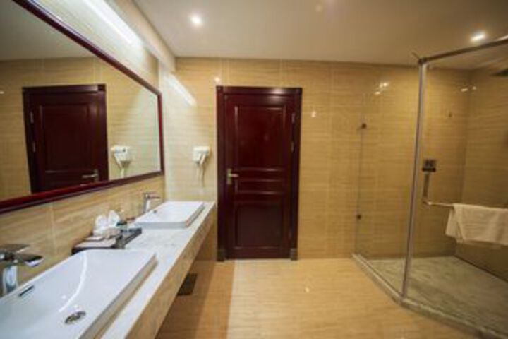 Room 4 of 29