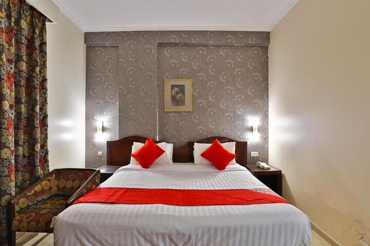 Room 2 of 9