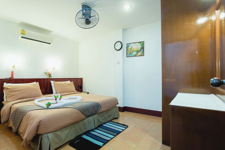 Room 66 of 208