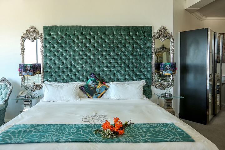 Room 26 of 148