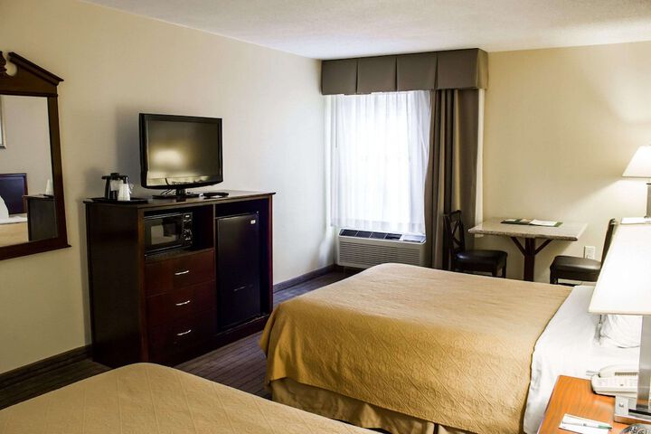 2 Double Beds (5 of 5)