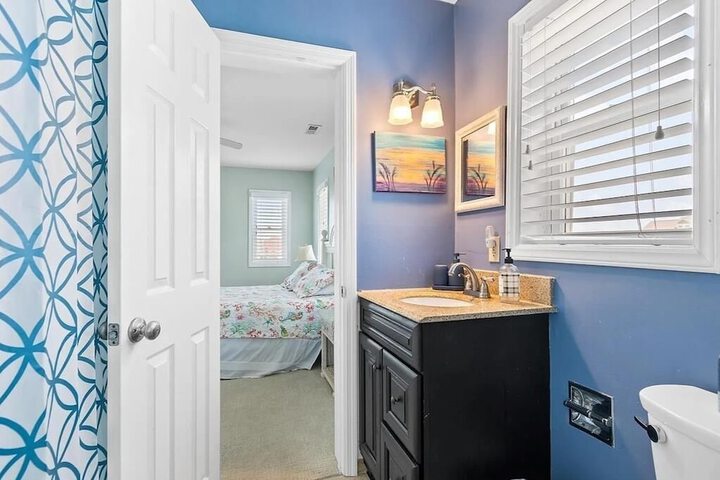 Room 13 of 35