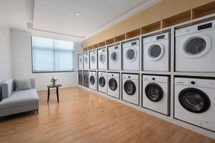 Room 11 of 18
