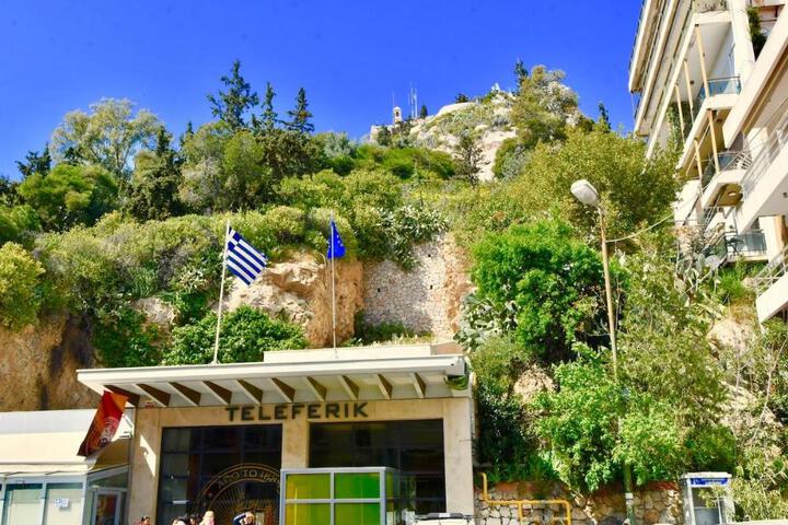 Image of Kolonaki Spacious 1 Bd Apt with Outdoor Patio