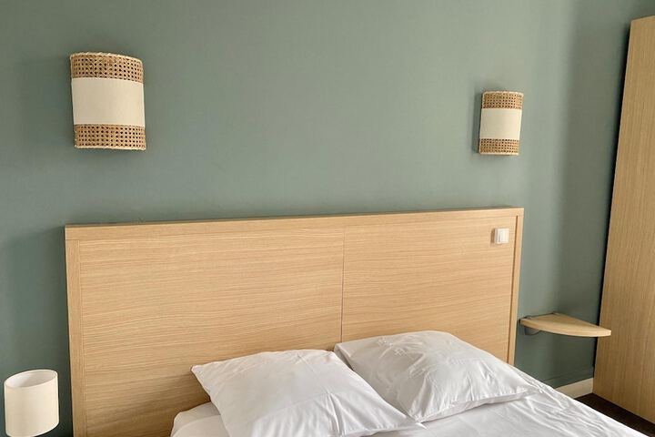 Room 11 of 60