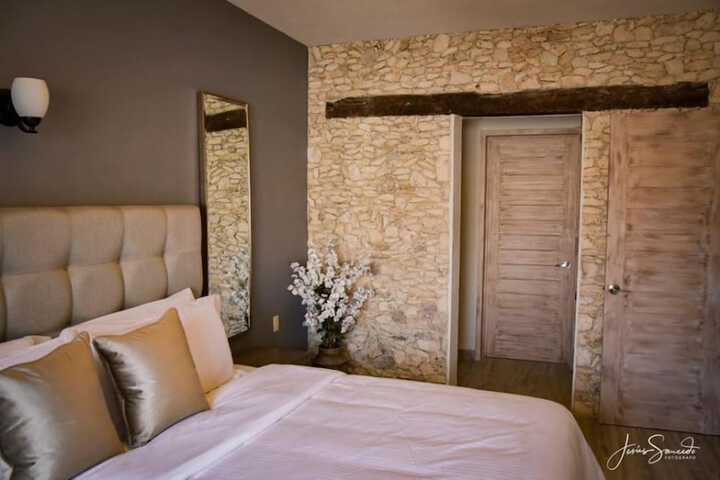 Room 4 of 131
