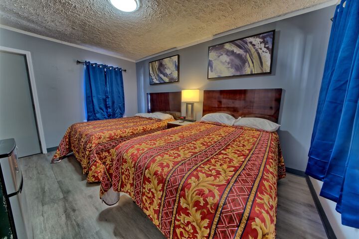 2 Double Beds (1 of 11)