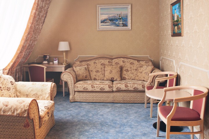 Room 10 of 48