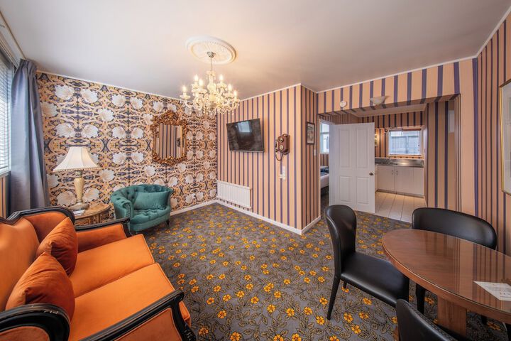 Room 38 of 117