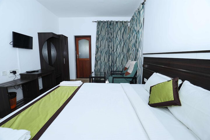 Room 6 of 35