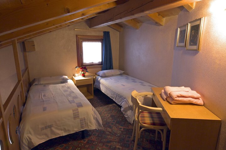 Room 3 of 56