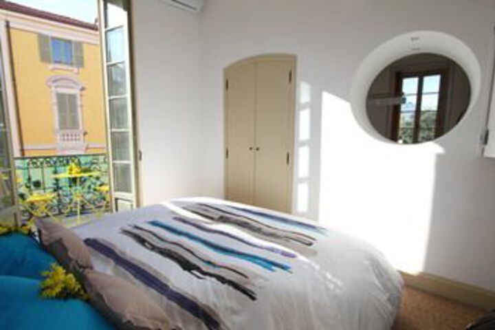 Room 4 of 30