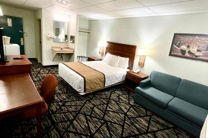1 Queen Bed (11 of 11)